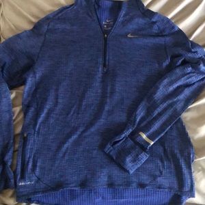 Like new. Nike quarter zip
